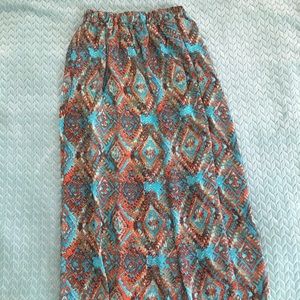 Patterned maxi skirt
